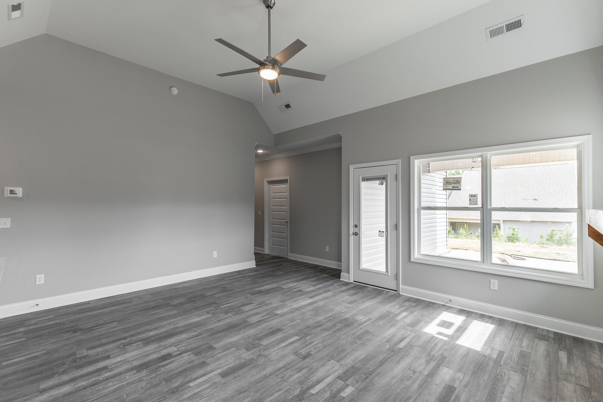 5059 Oop Road Chattanooga, TN 37416 - Photo 6 of 26 Living Room