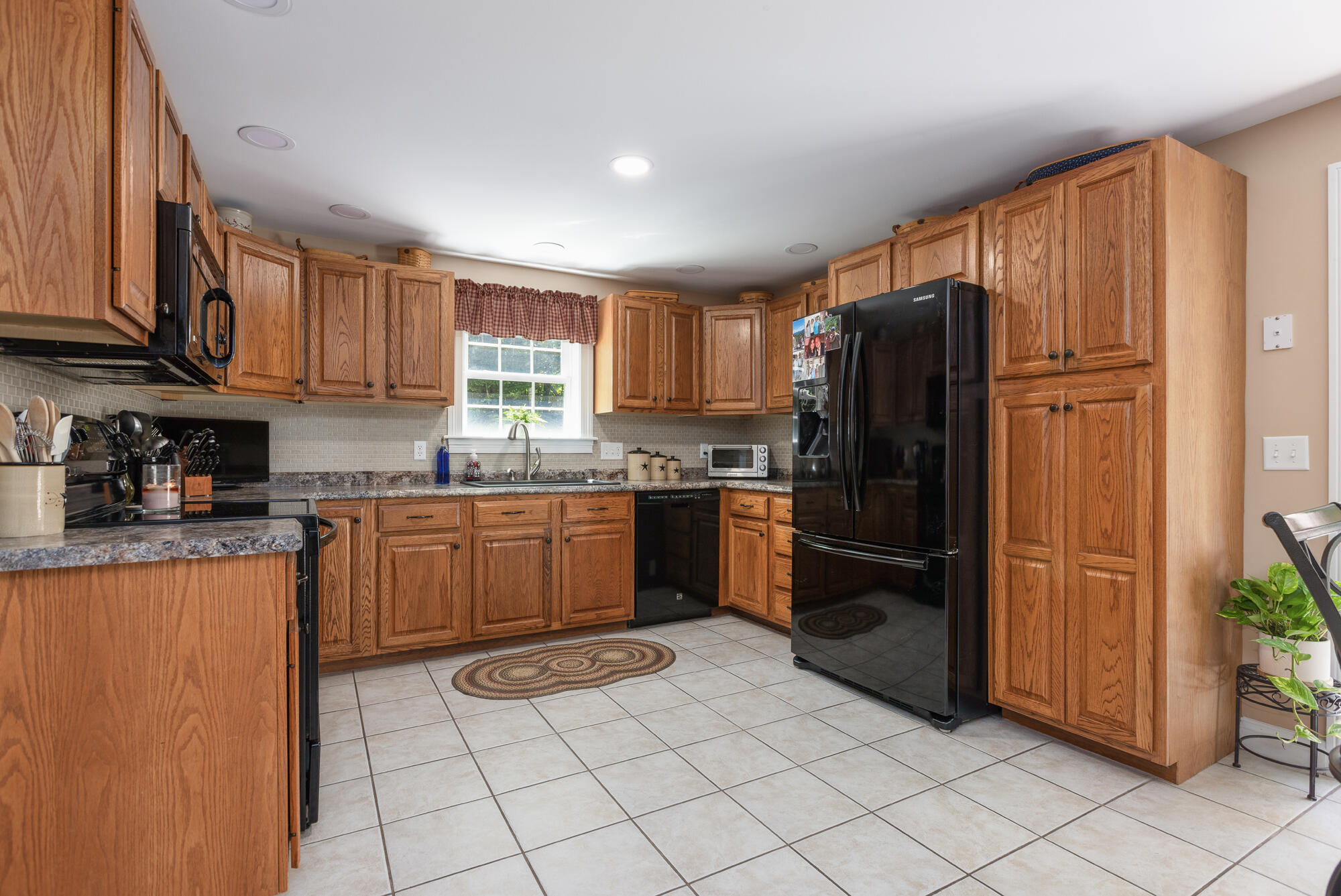 17 Busque Boulevard Standish, ME 04084 - Photo 9 of 40 08Ktichen-2