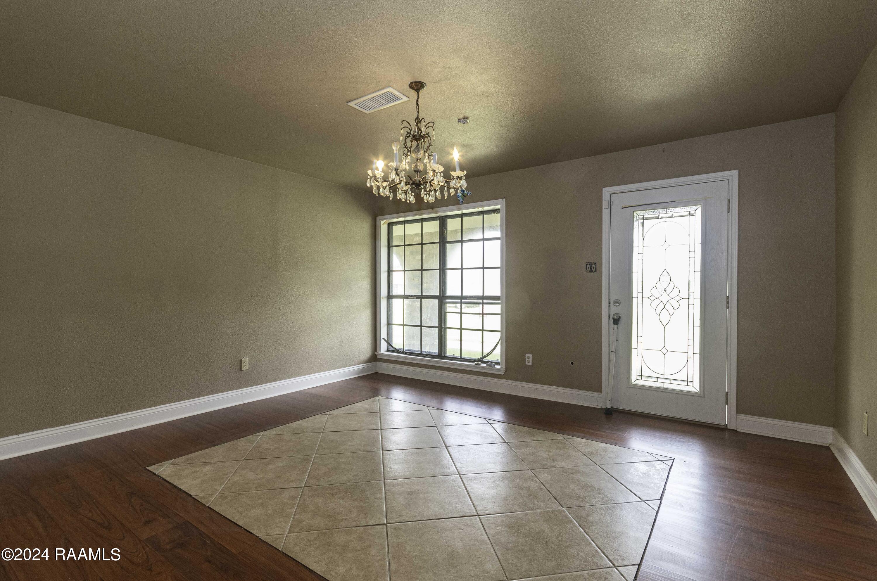 1020 Alexander Road St. Martinville, LA 70582 - Photo 9 of 19 Formal Dining 1