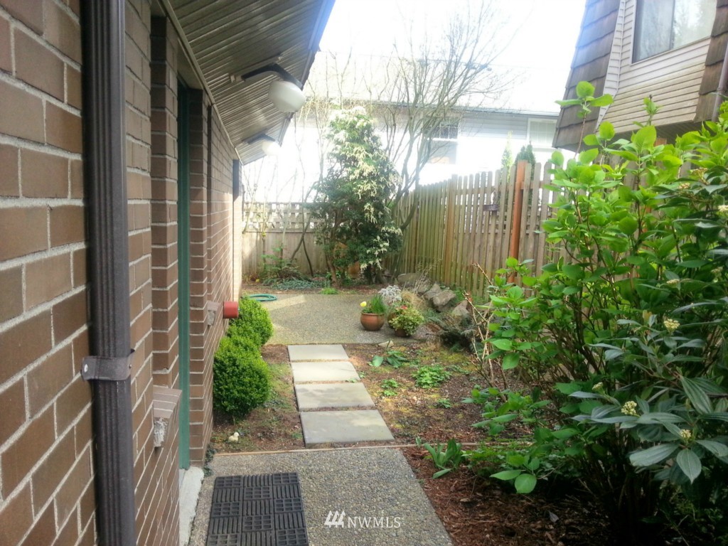 8603 244th Street Southwest, Unit 2B Edmonds, WA 98026 - Photo 3 of 15 Gallery Image 3