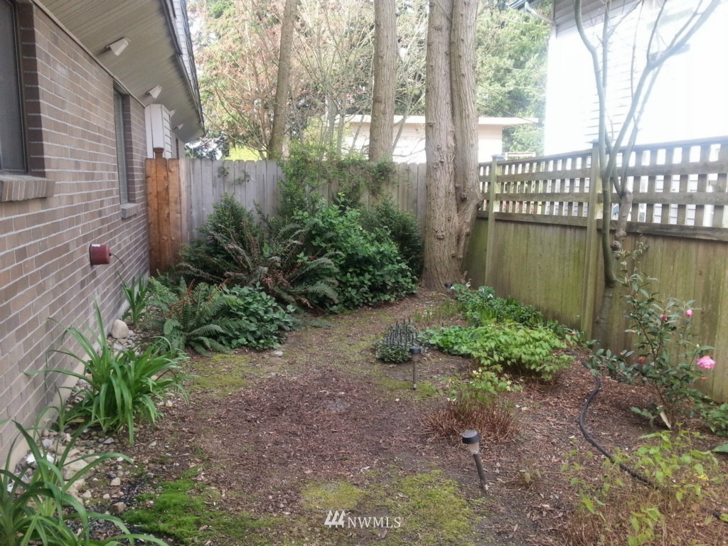 8603 244th Street Southwest, Unit 2B Edmonds, WA 98026 - Photo 5 of 15 Gallery Image 5