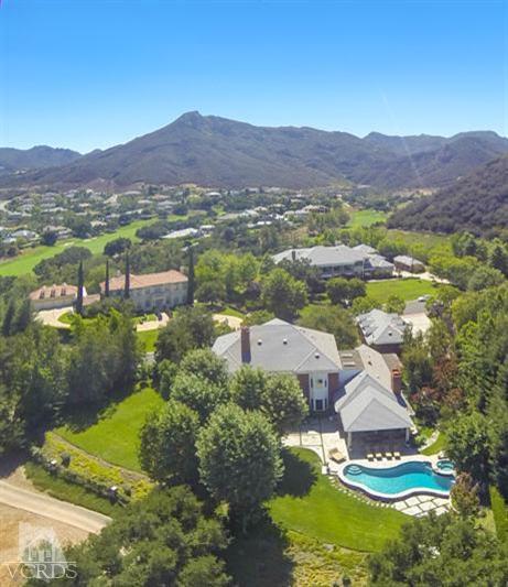 2702 Ladbrook Way Thousand Oaks, CA 91361 - Photo 41 of 45 an aerial view of residential house with outdoor space and mountain view