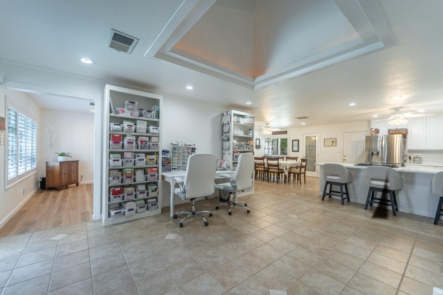 3405 Keller Street Modesto, CA 95355 - Photo 10 of 31