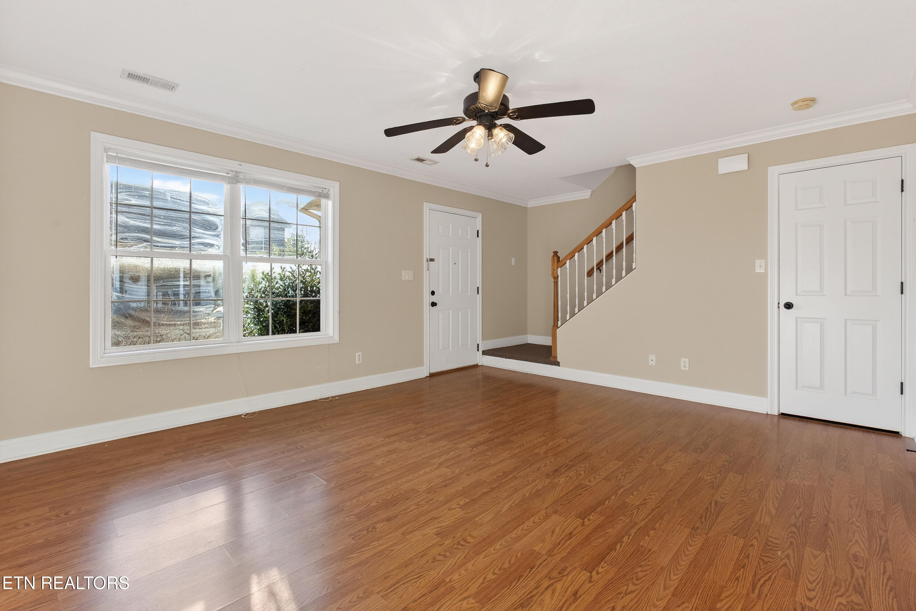 5208 Devonbrook Way Knoxville, TN 37918 - Photo 3 of 15 Living room