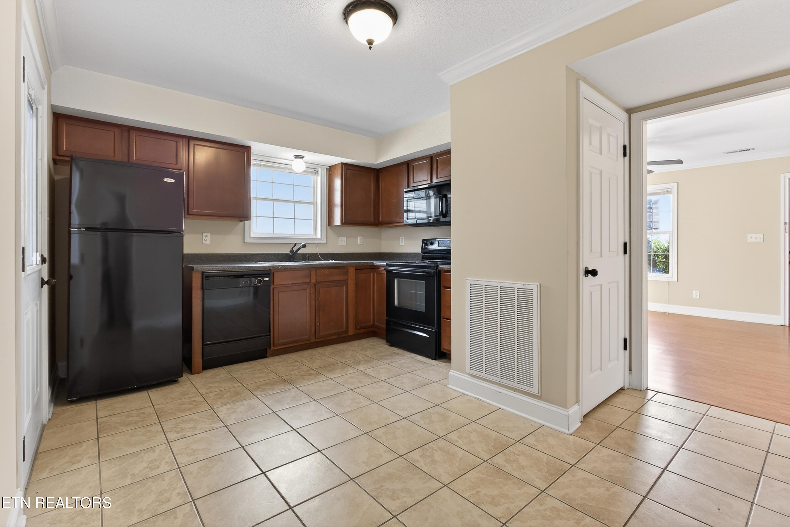 5208 Devonbrook Way Knoxville, TN 37918 - Photo 6 of 15 Eat-in KItchen