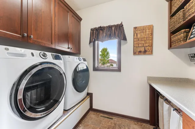 $599,900 | 25635 739th Avenue, Grand Meadow, MN 55936