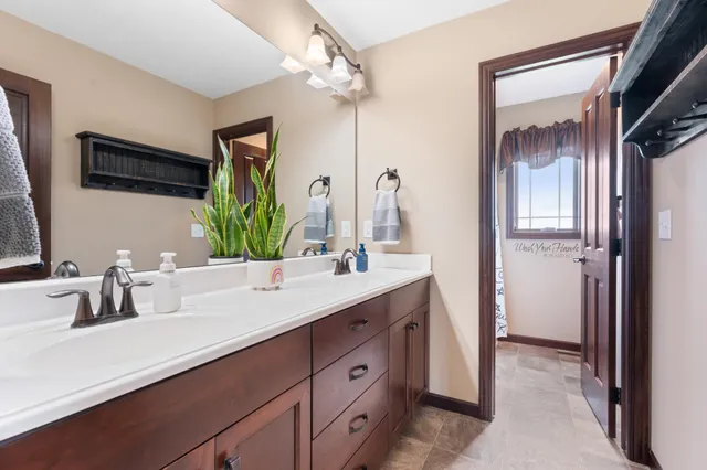 $599,900 | 25635 739th Avenue, Grand Meadow, MN 55936