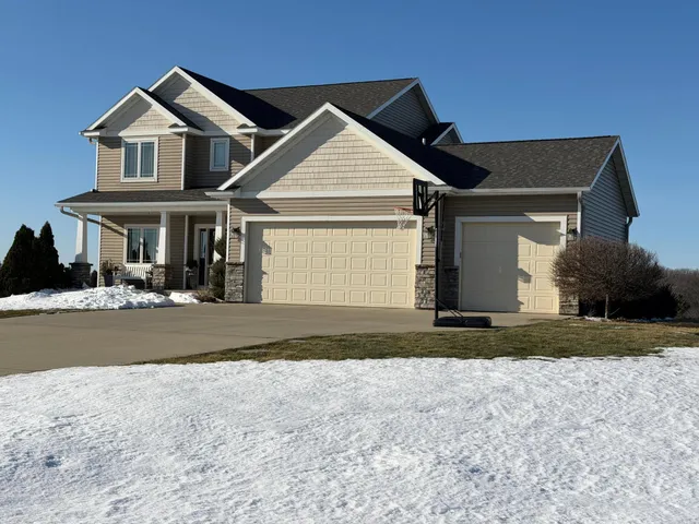 $599,900 | 25635 739th Avenue, Grand Meadow, MN 55936