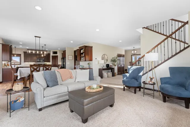 $599,900 | 25635 739th Avenue, Grand Meadow, MN 55936