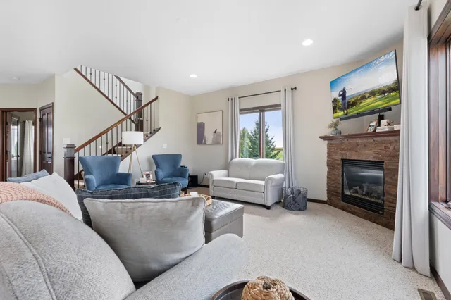 $599,900 | 25635 739th Avenue, Grand Meadow, MN 55936