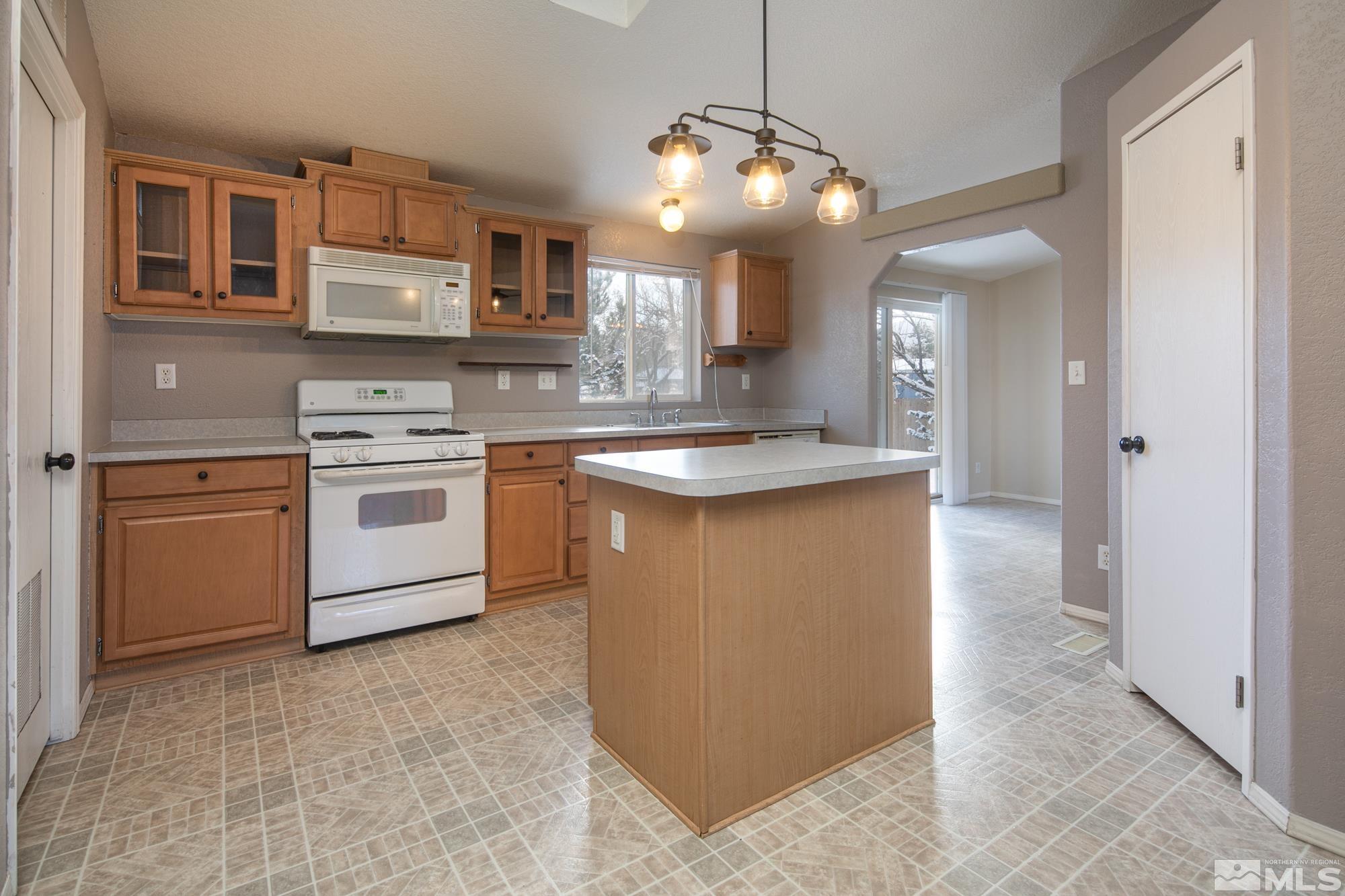 400 Paramount Court Reno, NV 89506 - Photo 12 of 32 Photo 12