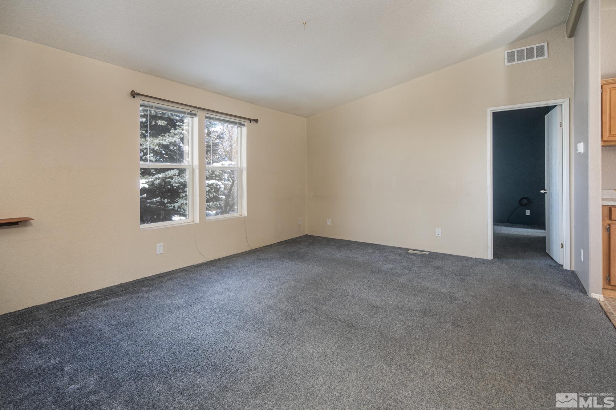 400 Paramount Court Reno, NV 89506 - Photo 8 of 32 Photo 8