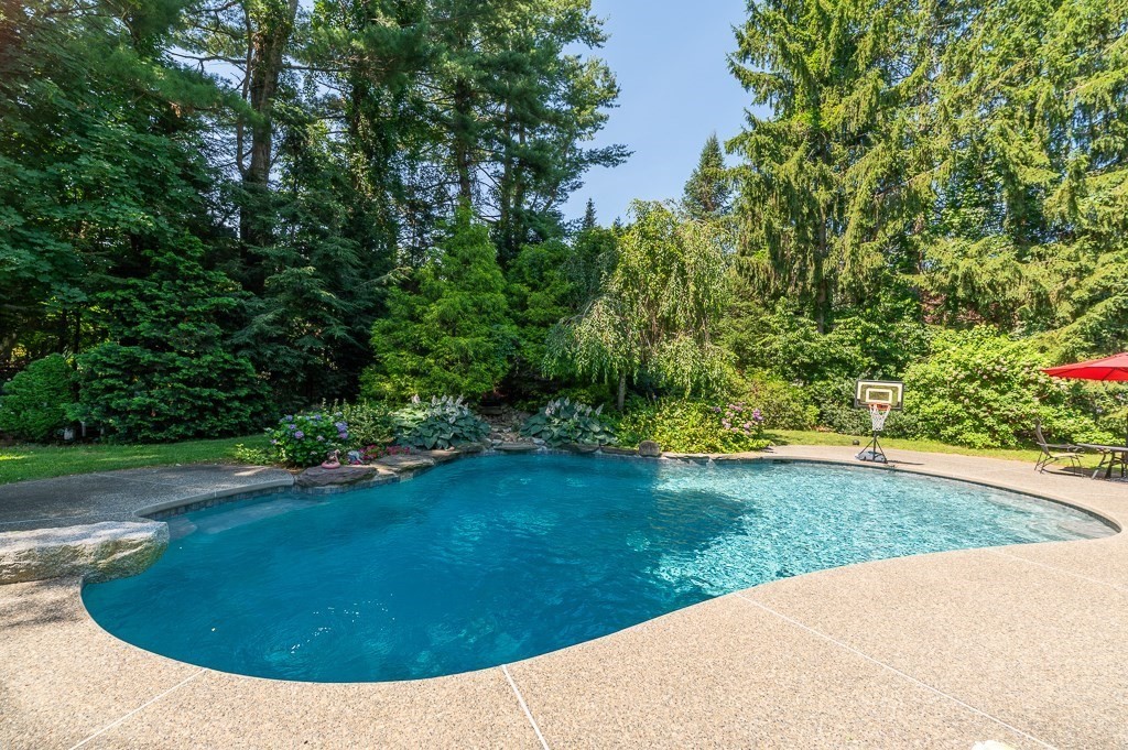 9 Great Pond Road Wenham, MA 01984 - Photo 6 of 37