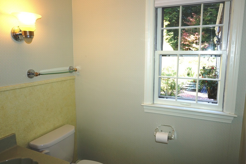 32 McGregory Road Sturbridge, MA 01566 - Photo 12 of 28 a bathroom with a toilet