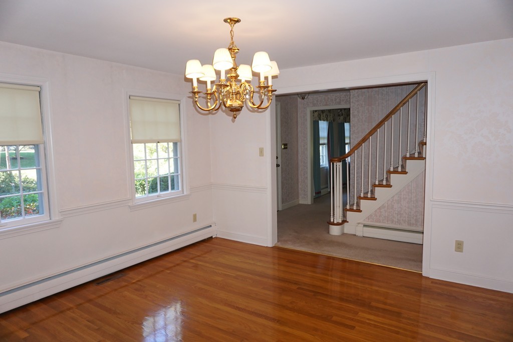 32 McGregory Road Sturbridge, MA 01566 - Photo 14 of 28 a view of an entryway with wooden floor