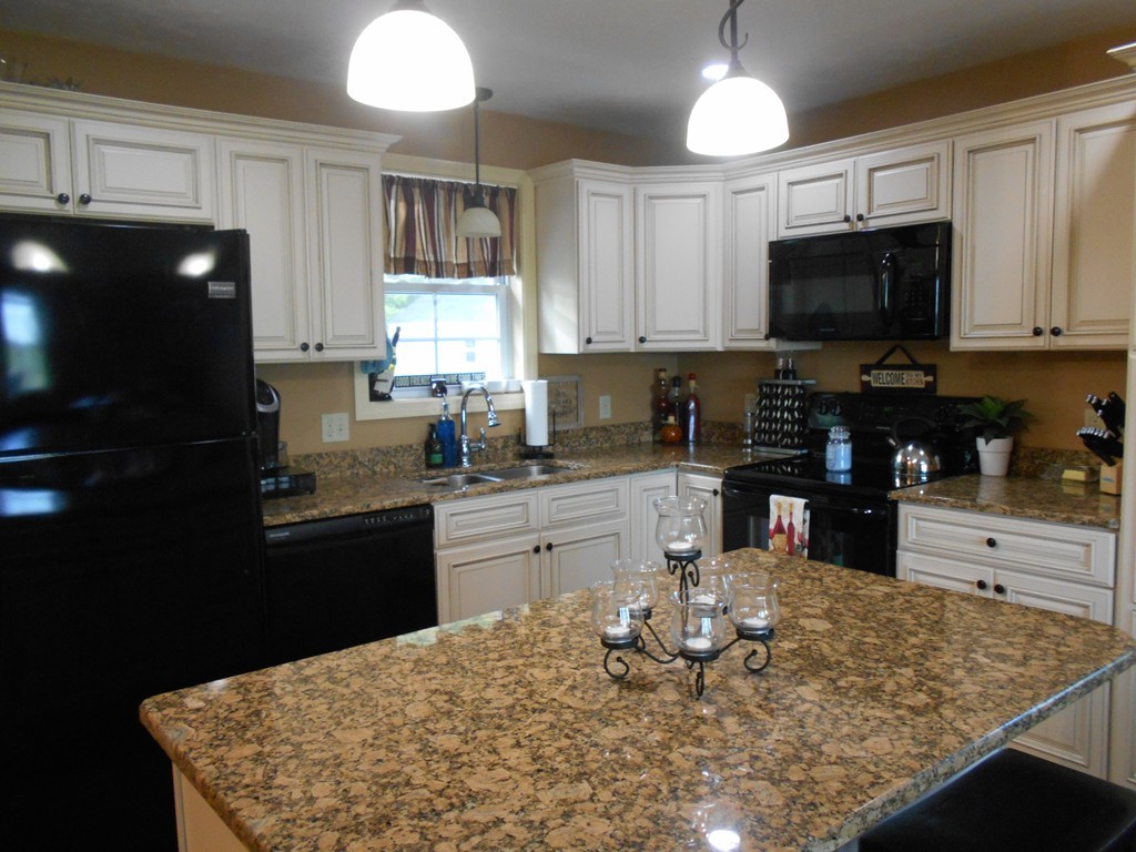 72 Clemence Hill Road Southbridge, MA 01550 - Photo 13 of 30 Gallery Image 13