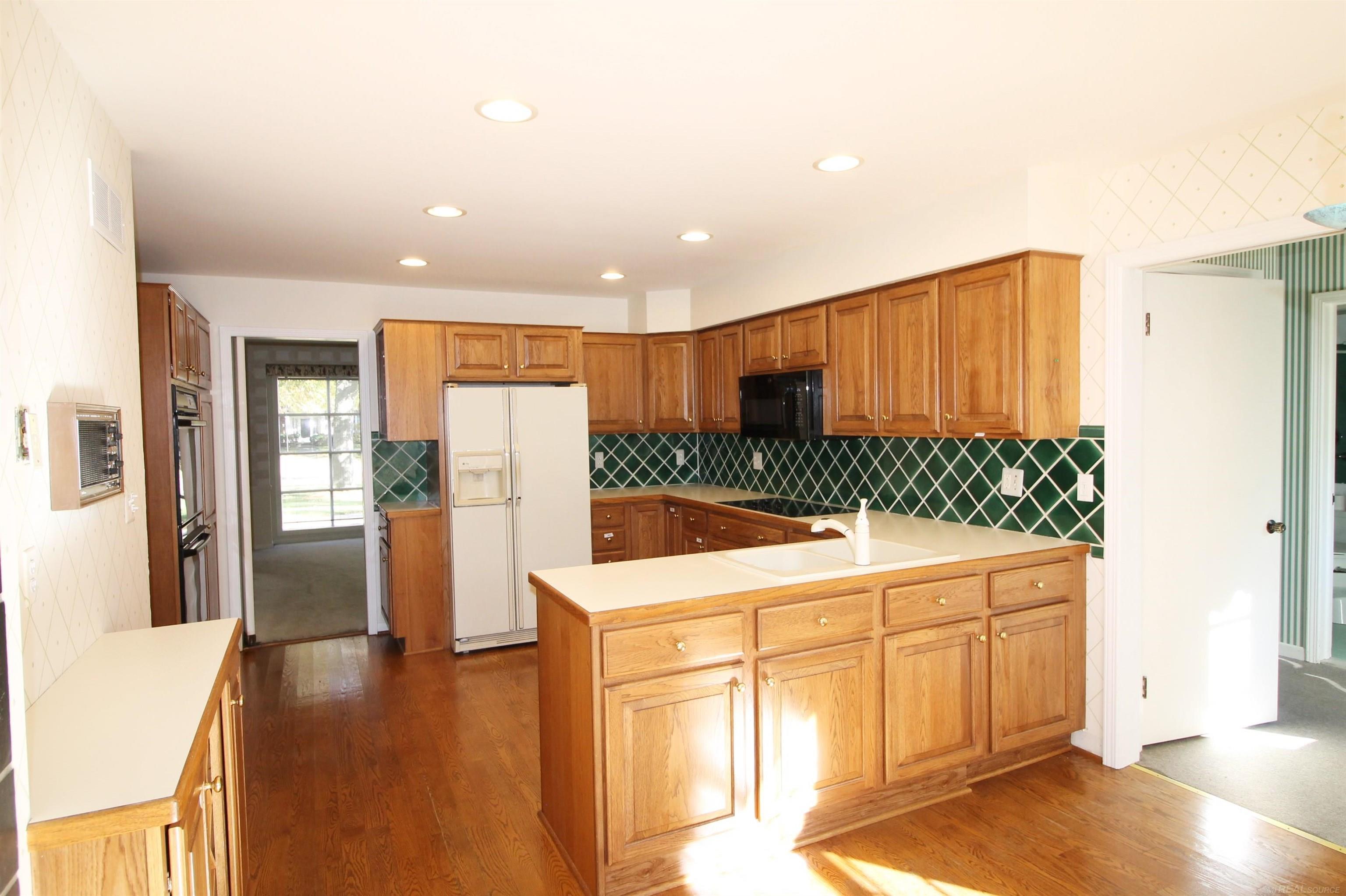 1341 Devonshire Road Grosse Pointe Park, MI 48230 - Photo 11 of 68