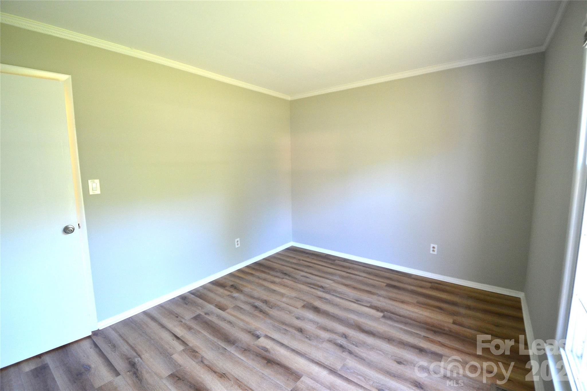 1422 Thermal Road Charlotte, NC 28212 - Photo 21 of 40 a view of room