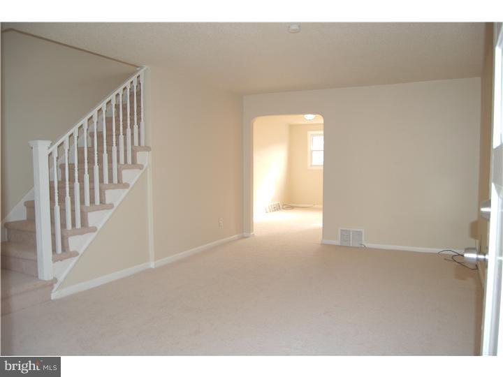 1919 Carter Road Folcroft, PA 19032 - Photo 3 of 19 Living Room