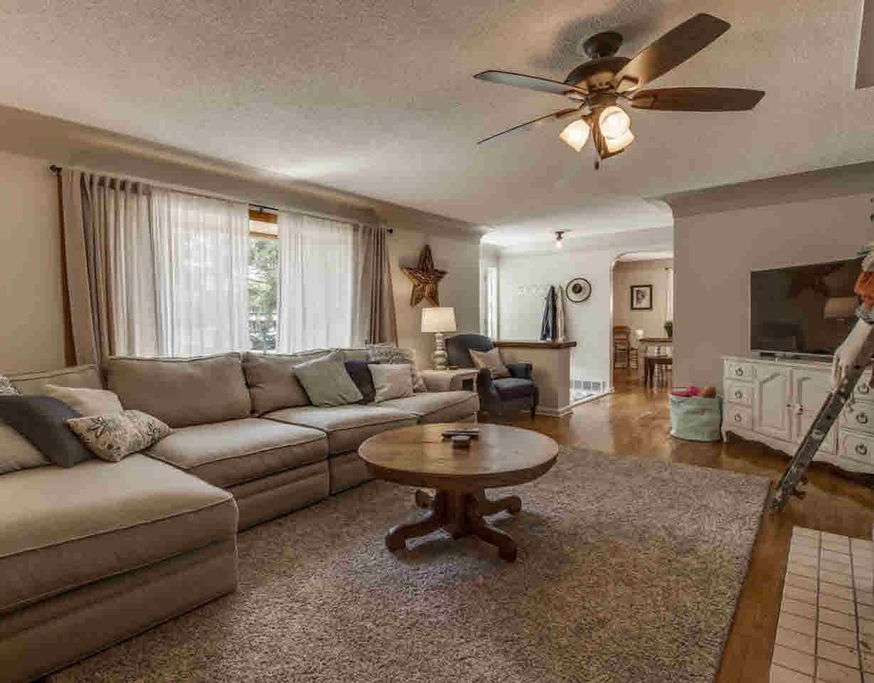 701 Silver Lake Road Linden, MI 48451 - Photo 4 of 36 21354331-3.JPG