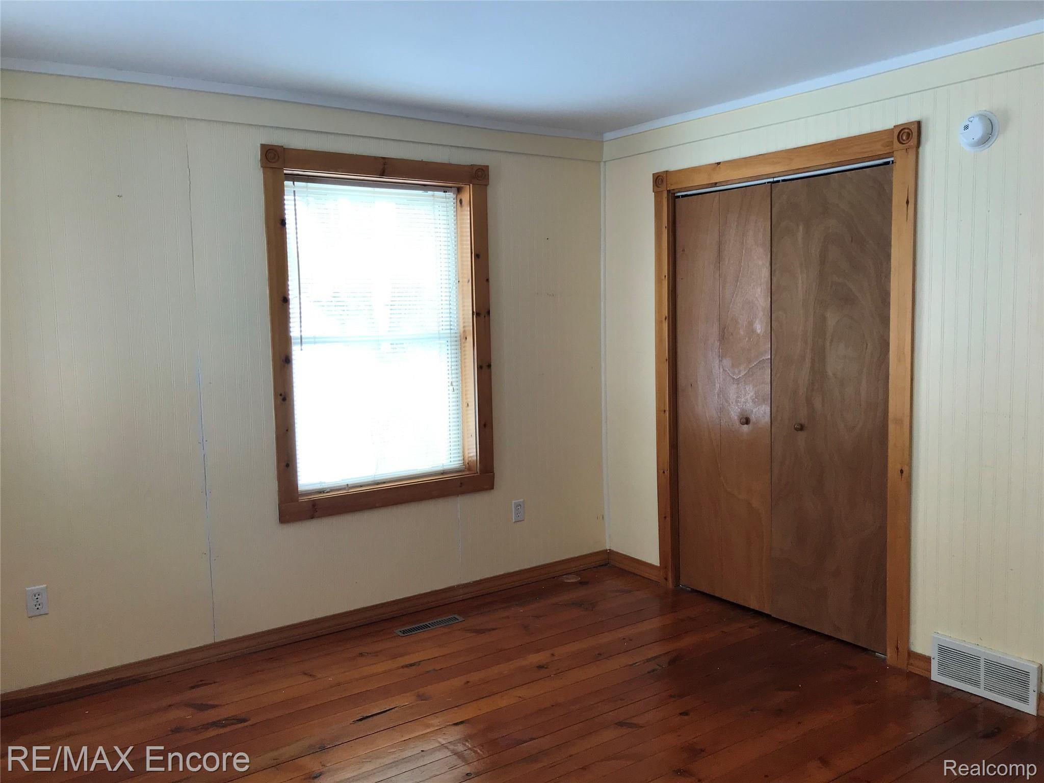 7352 Peet Road Chesaning, MI 48616 - Photo 29 of 50 Main bedroom continued.