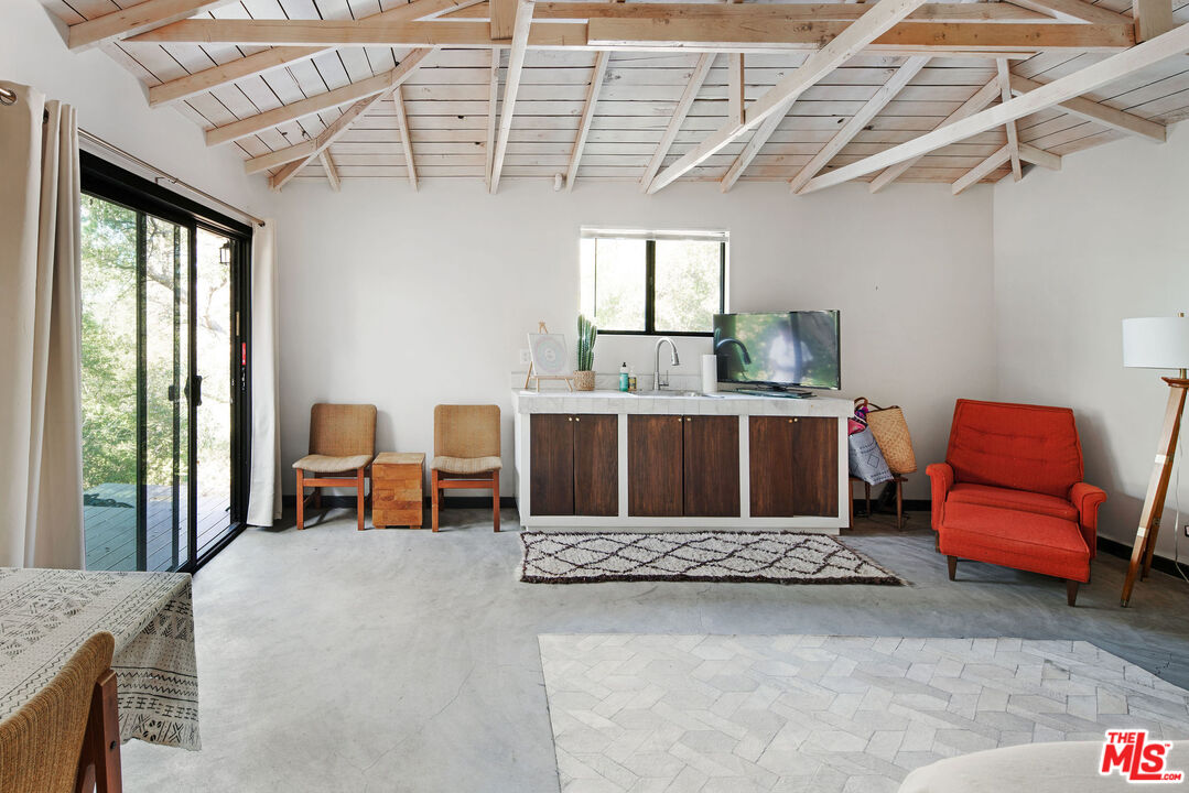 21273 Entrada Road Topanga, CA 90290 - Photo 16 of 24 Gallery Image 16