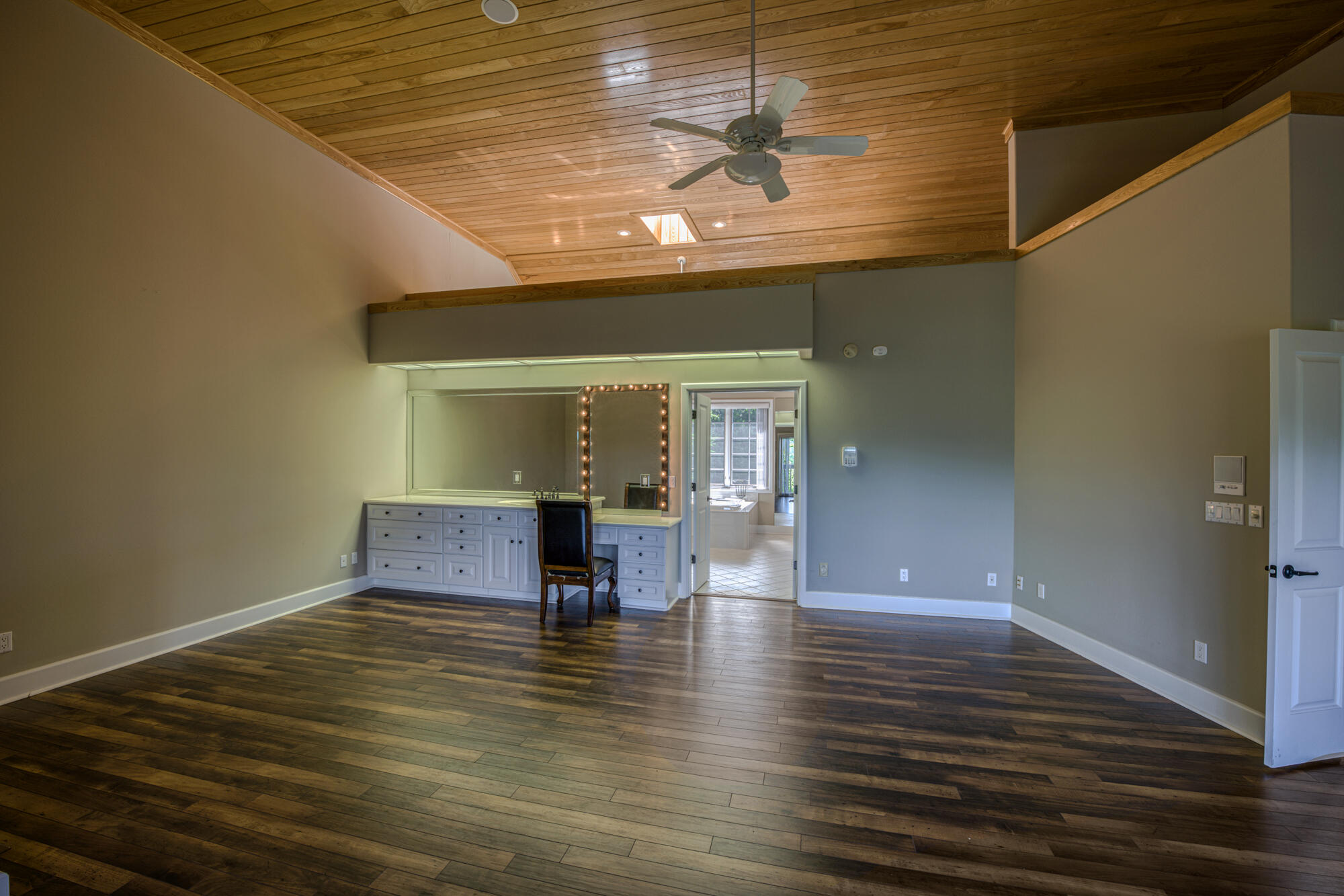217 Roundabout Way Butler, TN 37640 - Photo 42 of 94 Z71_9114_70