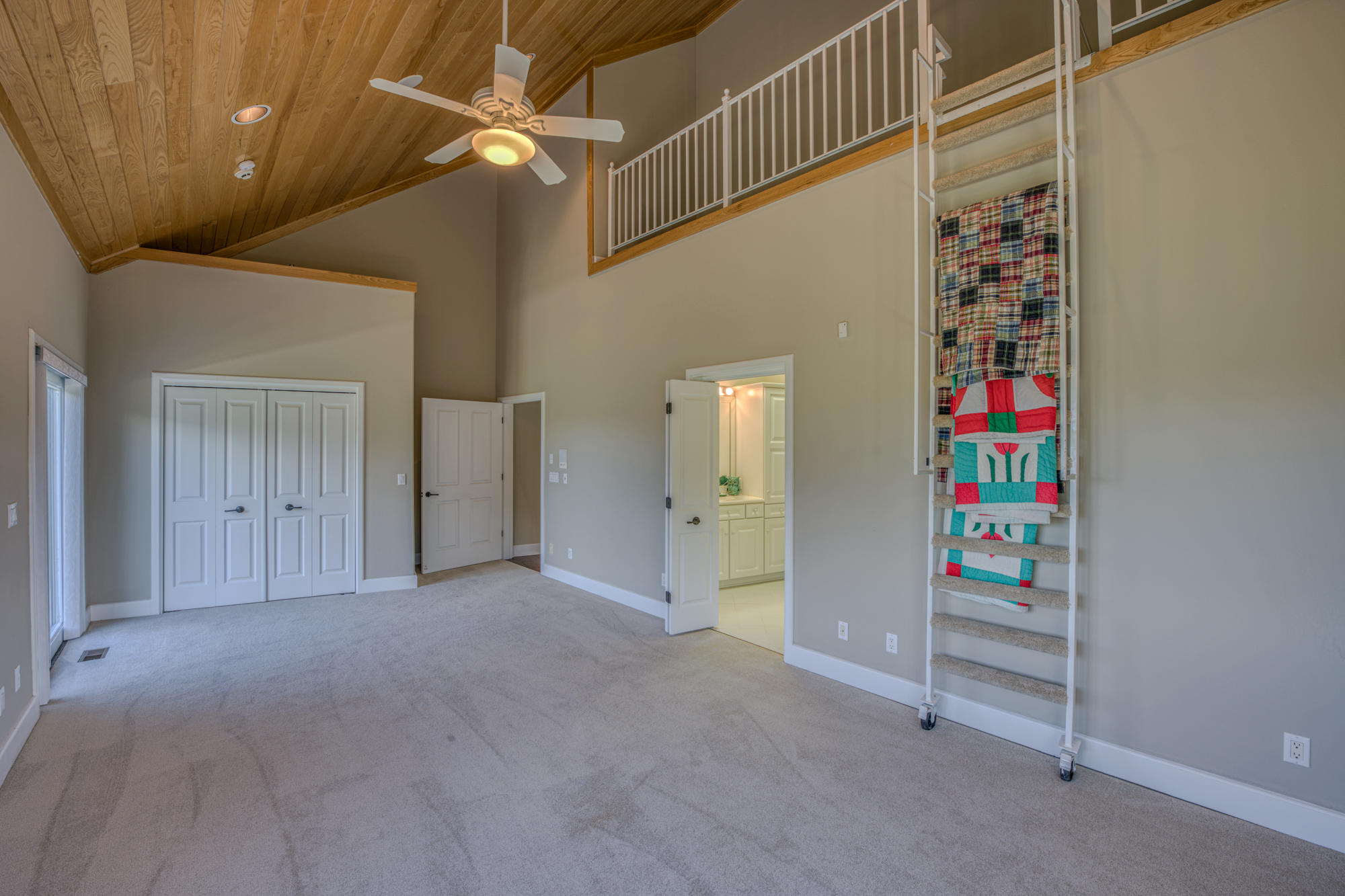 217 Roundabout Way Butler, TN 37640 - Photo 49 of 94 Z71_9157_79