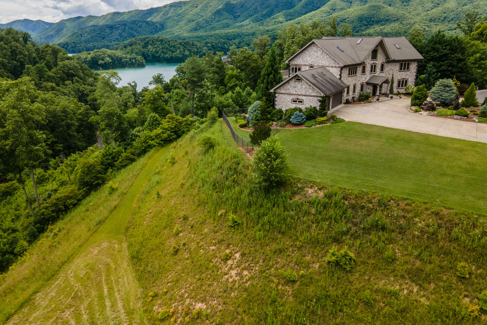 217 Roundabout Way Butler, TN 37640 - Photo 87 of 94 DJI_0368