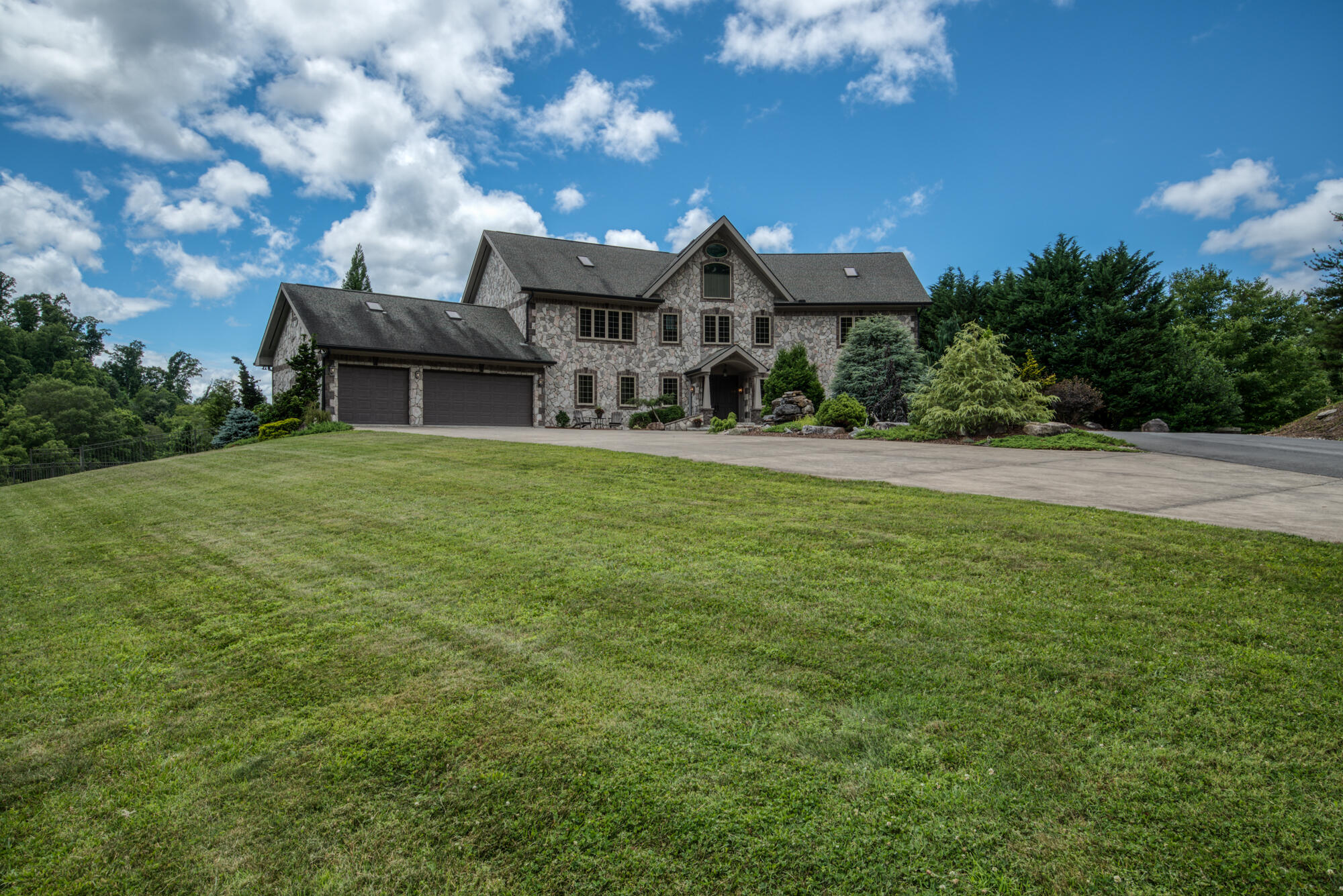 217 Roundabout Way Butler, TN 37640 - Photo 88 of 94 DSC_7271_2