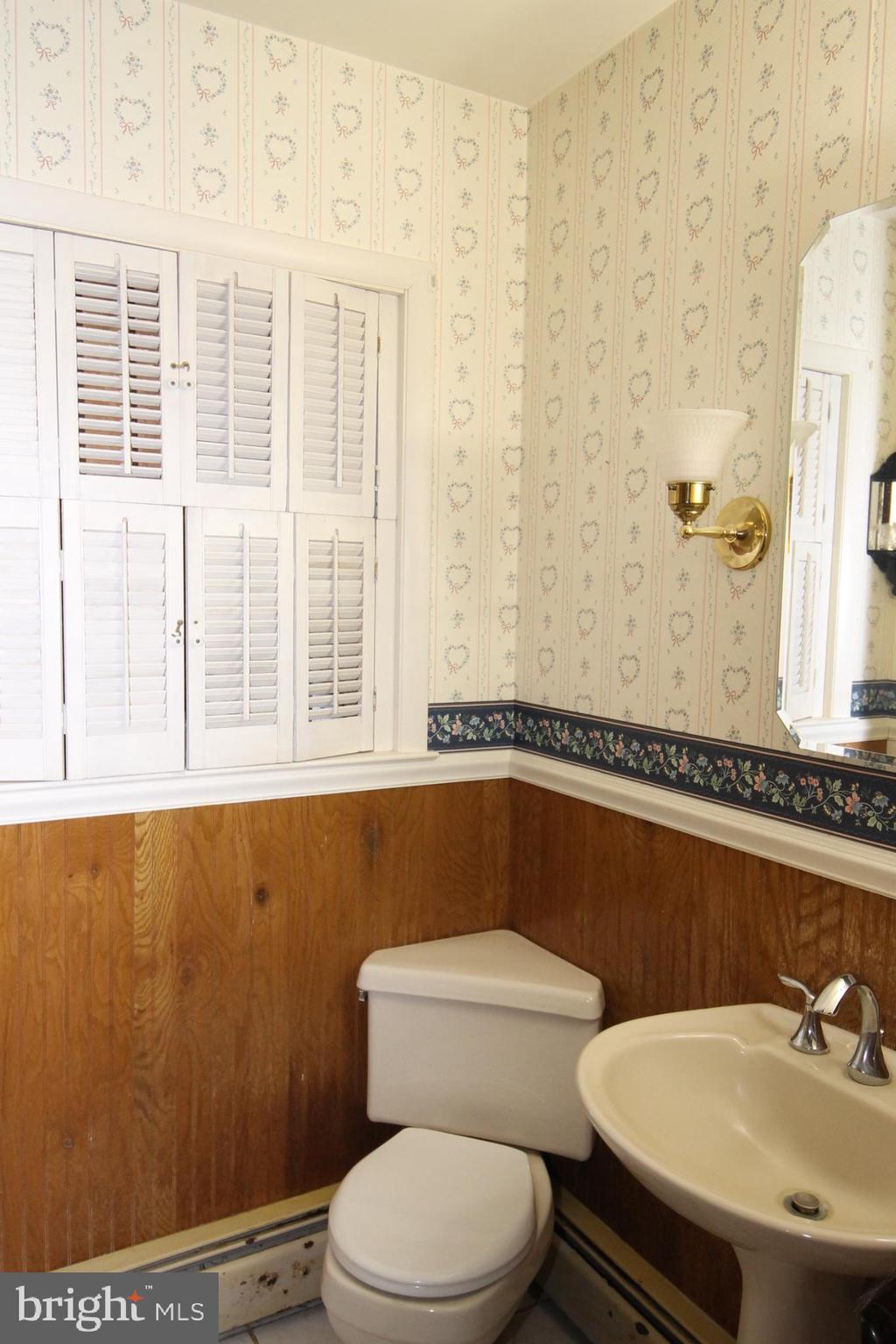 5010 Wards Chapel Road Reisterstown, MD 21136 - Photo 15 of 34 First floor bathroom
