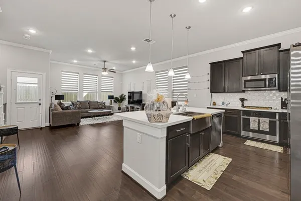 $385,000 | 1913 Kirby Landing Drive, Houston, TX 77051