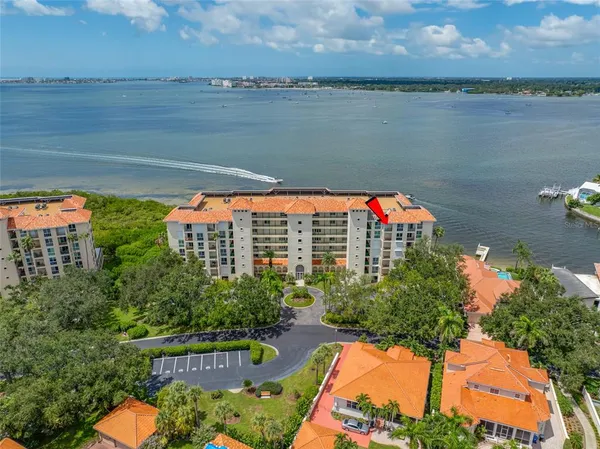 $1,950,000 | 4717 Dolphin Cay Lane South, Unit 608, St. Petersburg, FL 33711