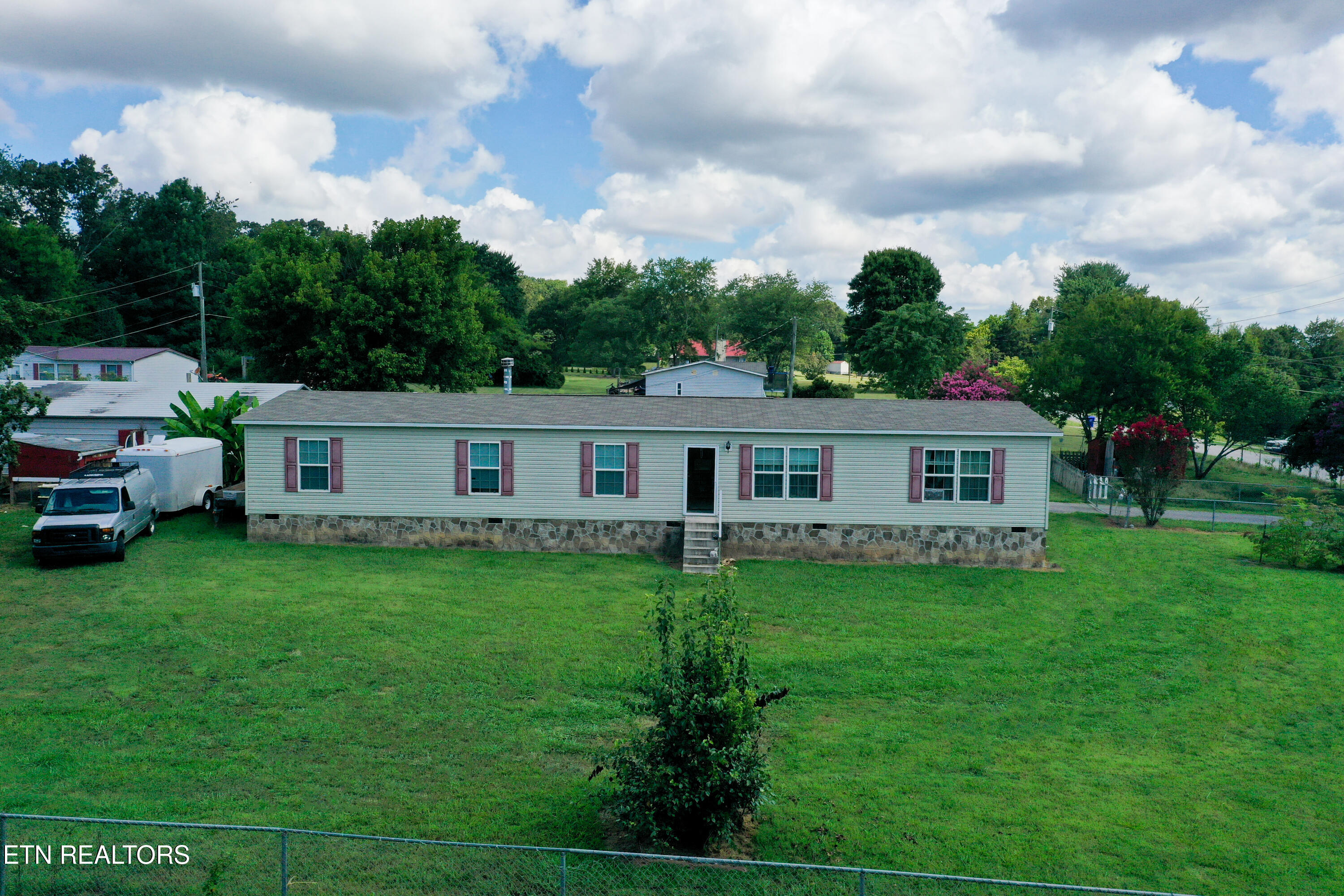 115 Honeysuckle Road Loudon, TN 37774 - Photo 2 of 37 Front3