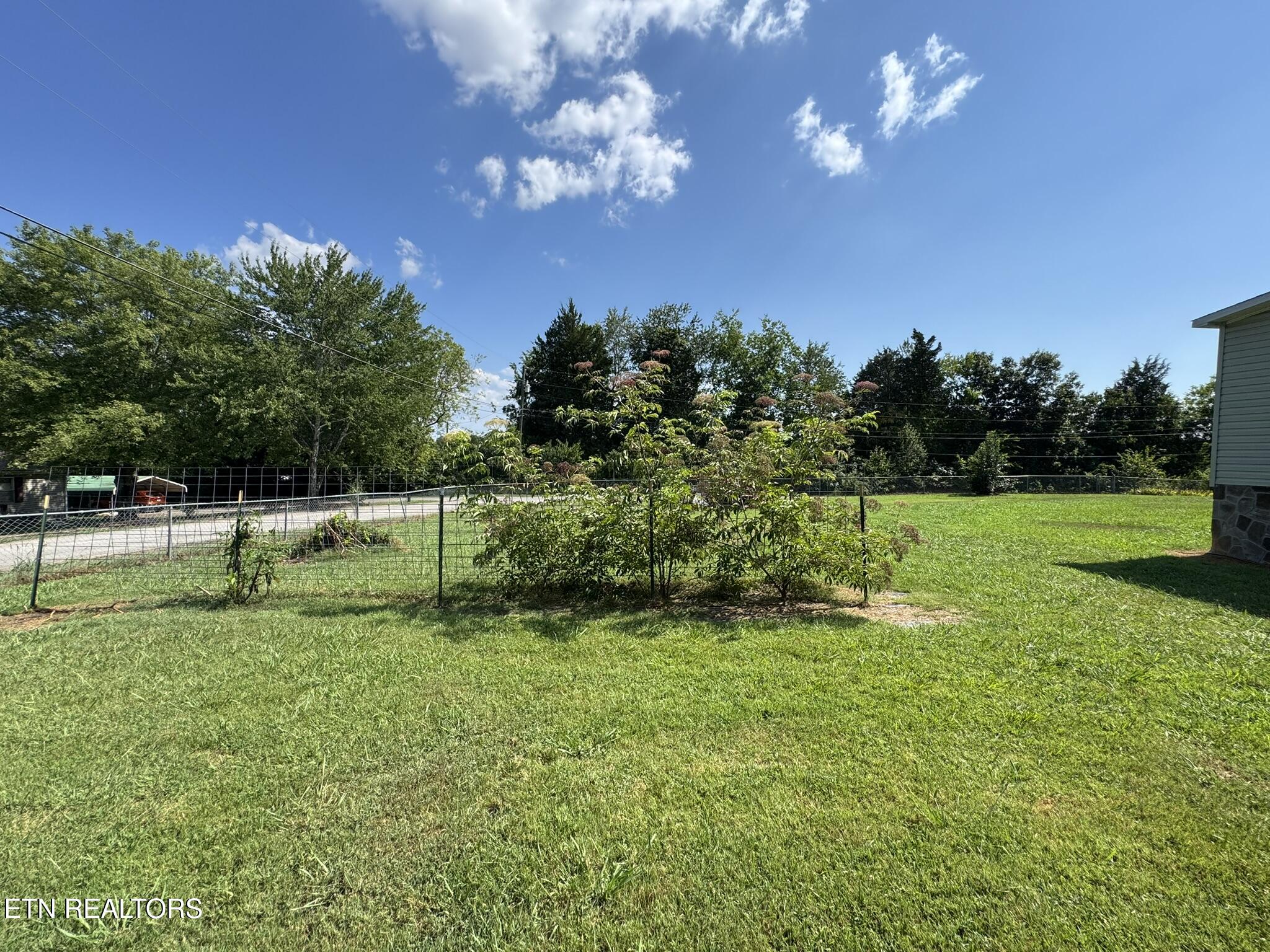 115 Honeysuckle Road Loudon, TN 37774 - Photo 29 of 37 P25