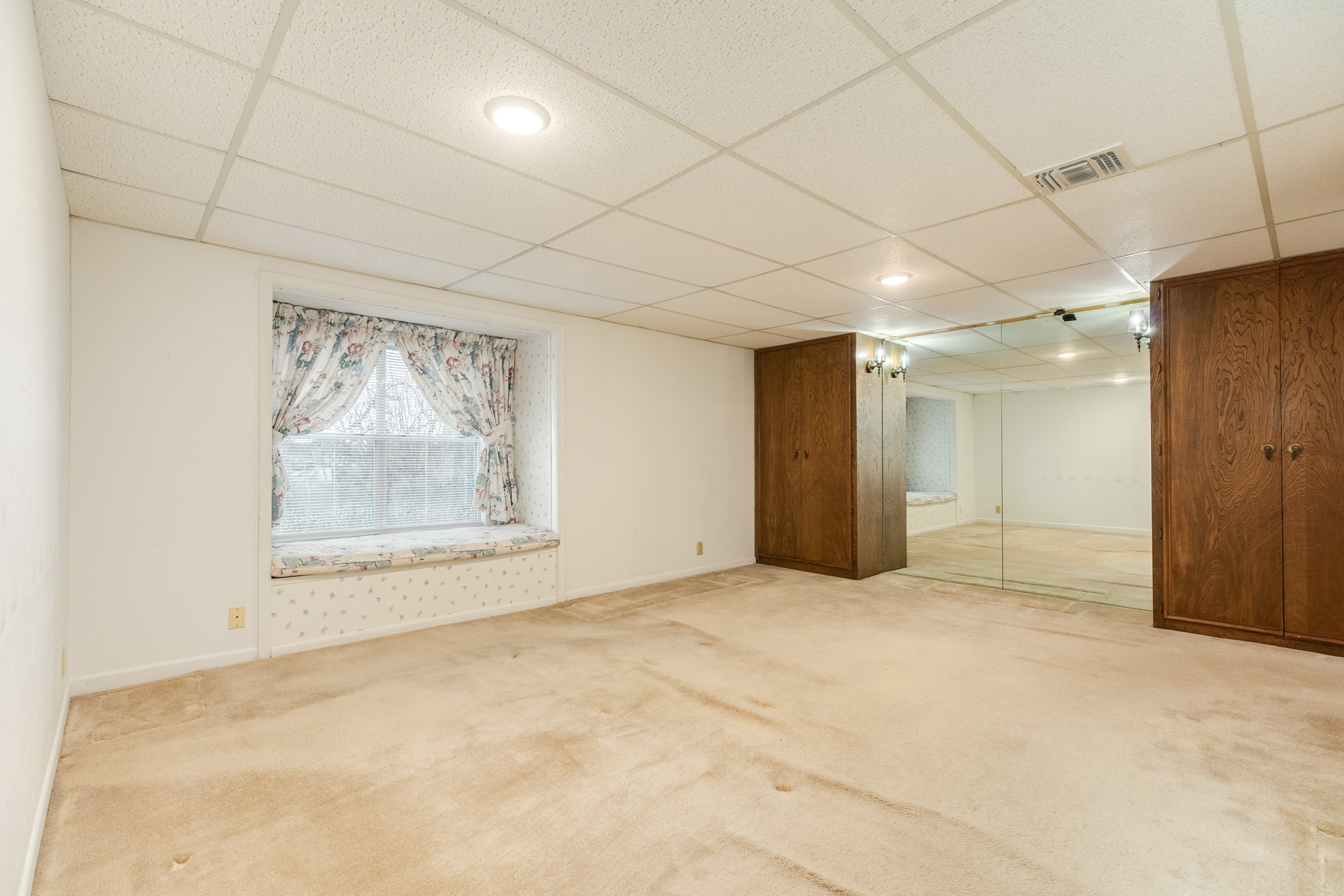 349 Pecan Estates Road, Unit C616R Angleton, TX 77515 - Photo 29 of 43 Upstairs Primary Bedroom.