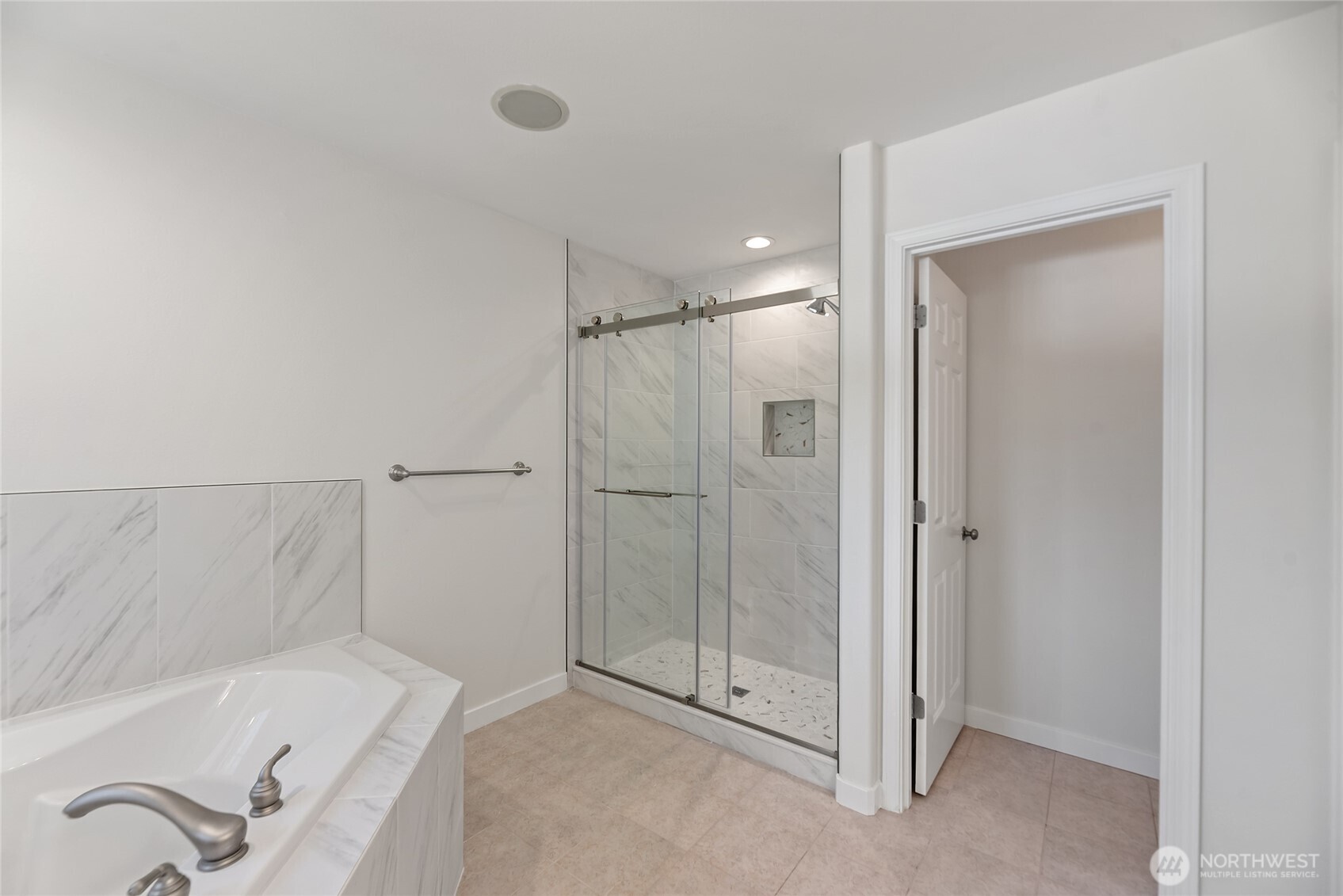 765 Vashon Avenue Northeast Renton, WA 98059 - Photo 17 of 27