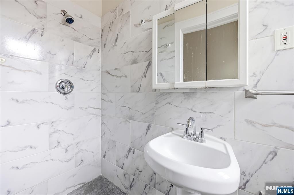 206 Main Street, Unit 1 Ridgefield Park, NJ 07660 - Photo 13 of 25