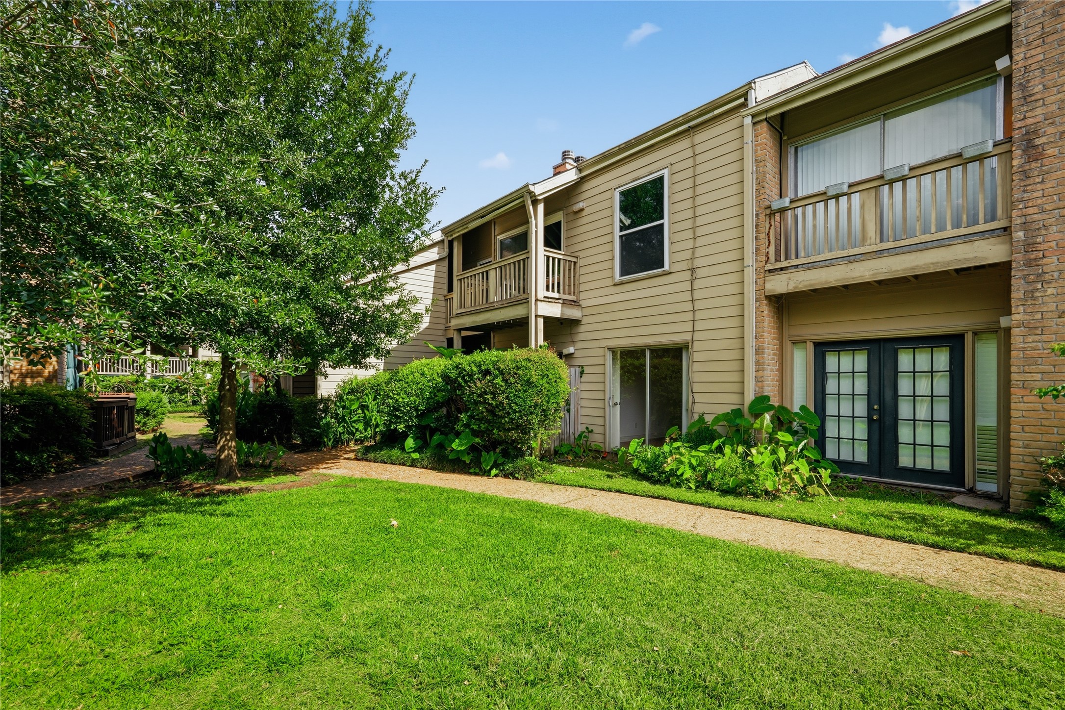 2100 Tanglewilde Street, Unit 378 Houston, TX 77063 - Photo 2 of 28