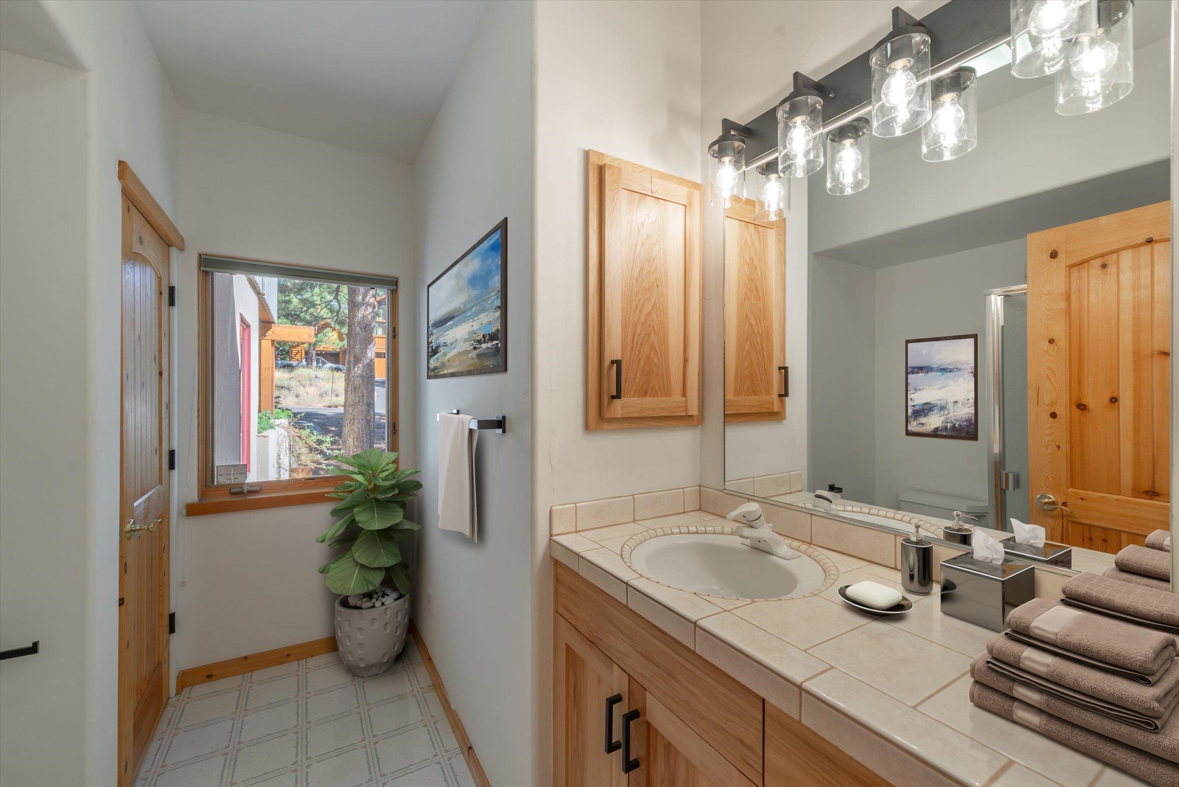 12735 Pinnacle Loop Truckee, CA 96161 - Photo 14 of 21 Gallery Image 14
