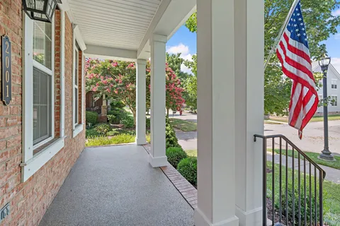 $849,999 | 2001 Barclay Lane, Franklin, TN 37064