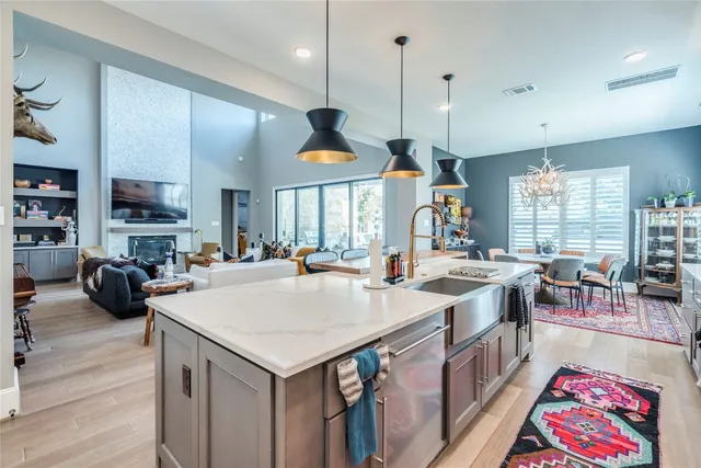 $1,990,000 | 109 Bisset Court, Austin, TX 78738