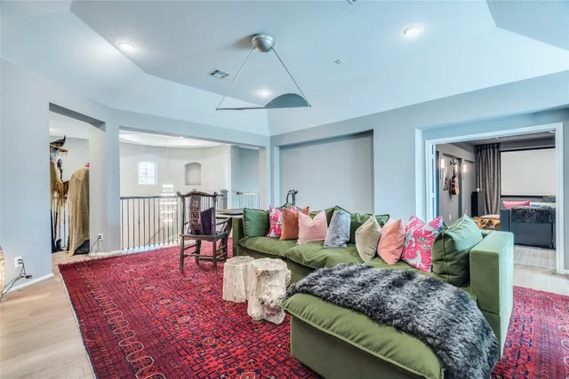 $1,990,000 | 109 Bisset Court, Austin, TX 78738