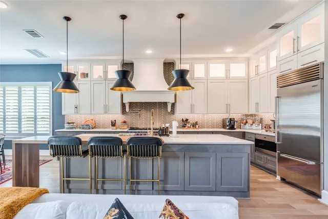 $1,990,000 | 109 Bisset Court, Austin, TX 78738