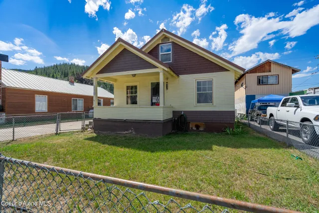 $275,000 | 110 D Street, Smelterville, ID 83868