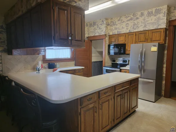 $249,000 | 719 State Street, Emporia, KS 66801