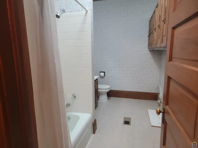 $275,000 | 719 State Street, Emporia, KS 66801