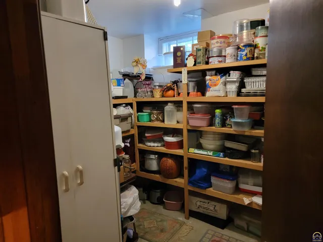 $275,000 | 719 State Street, Emporia, KS 66801