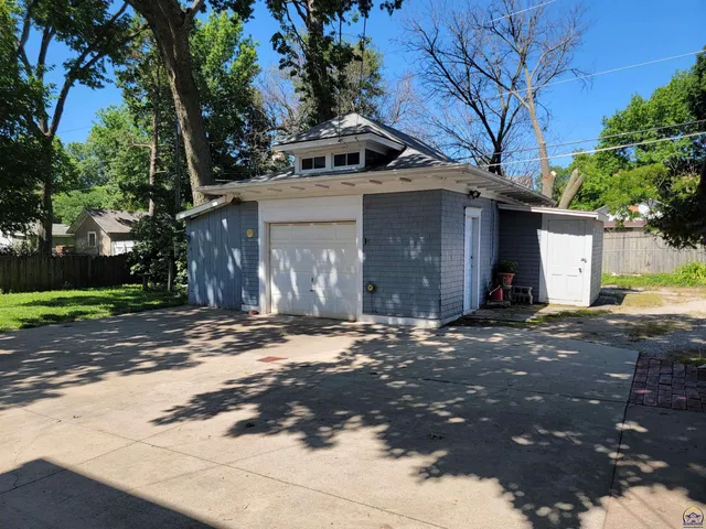$275,000 | 719 State Street, Emporia, KS 66801