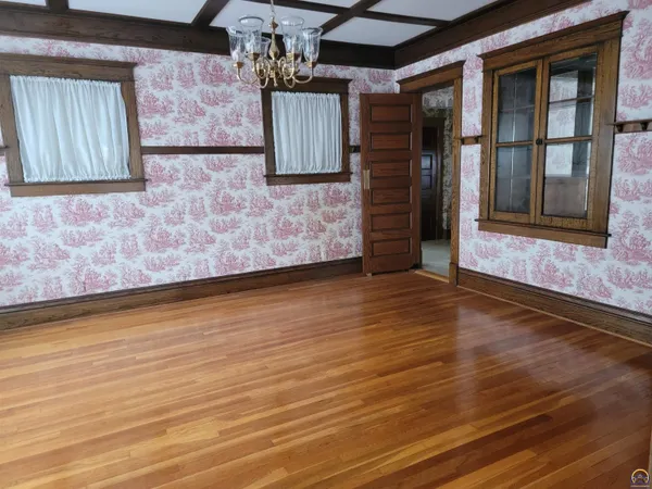 $249,000 | 719 State Street, Emporia, KS 66801